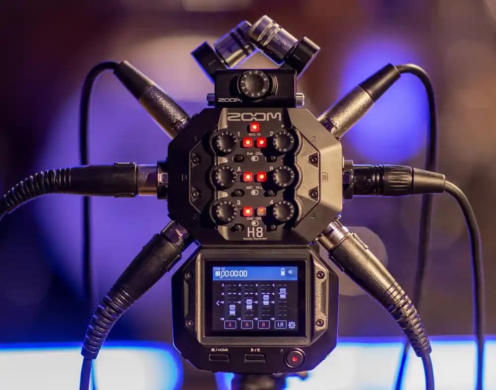 Zoom H8: Çok Yönlü ve Güçlü Ses Kayıt Çözümünüz İçin Profesyonel Seçenek