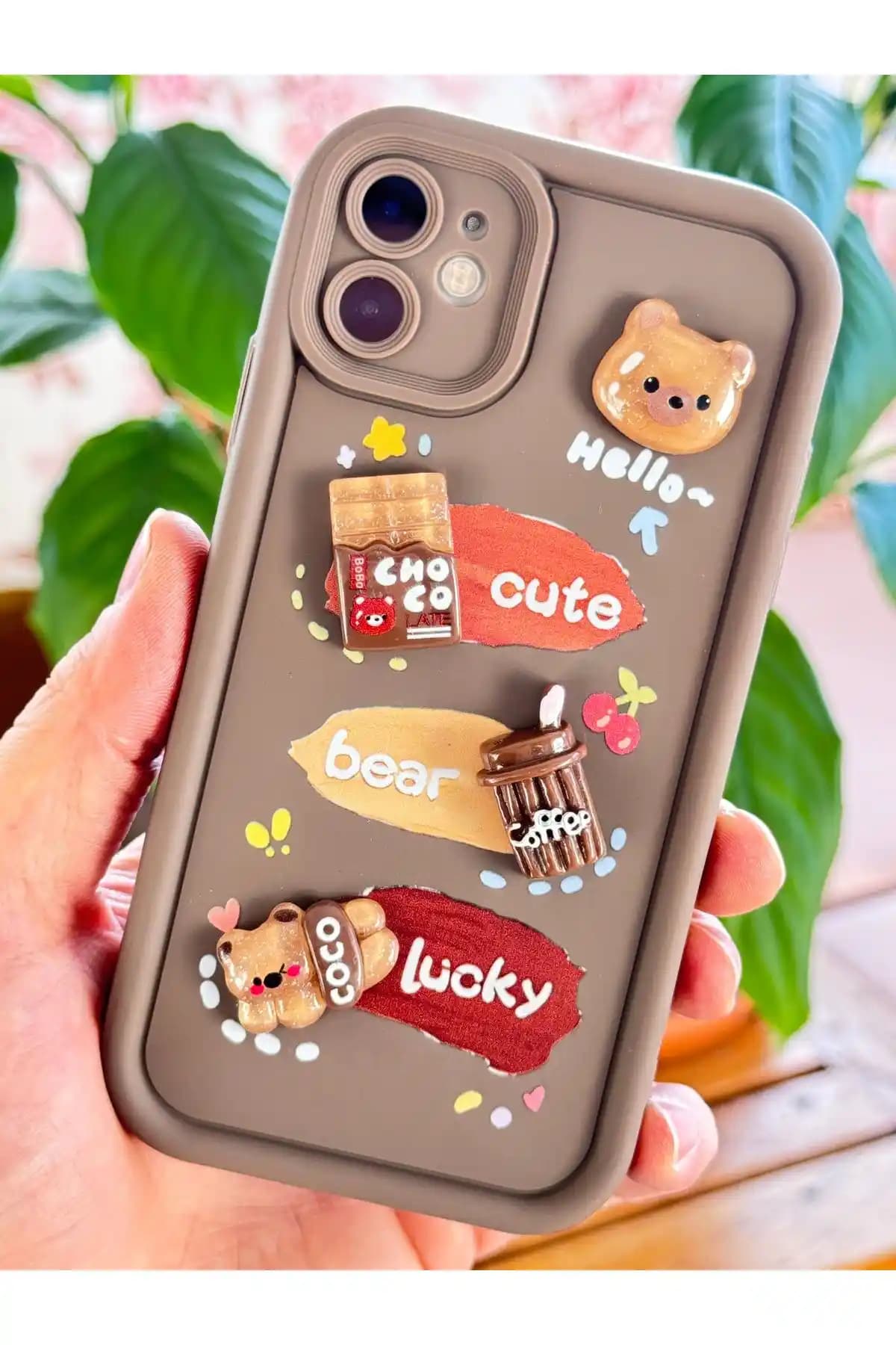 Fibaks iPhone 11 Uyumlu Kılıf Karşılaştırması: Ayıcık Kahve ve Papatya Çiçek Tasarımları