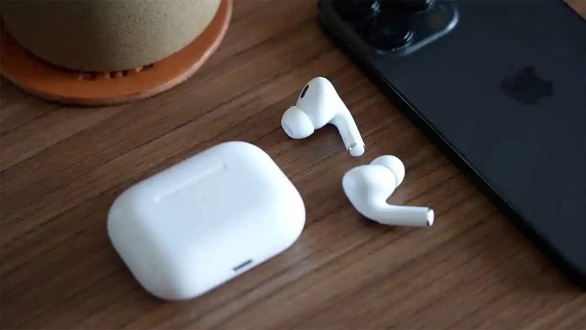 AirPods Şarj Sorunları: Nedenleri, Çözümleri ve Pil Ömrü Uzatma Yöntemleri