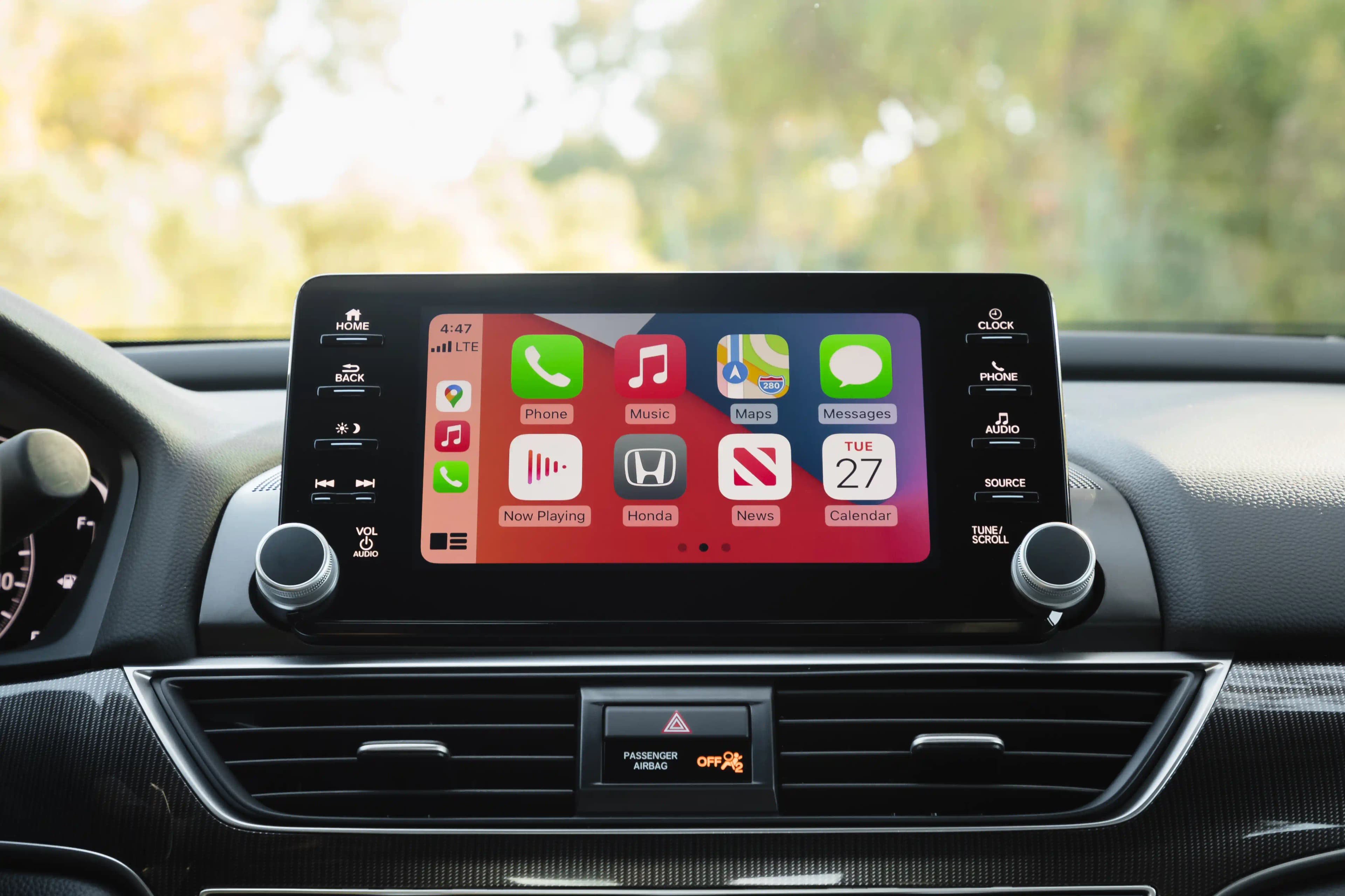 Apple CarPlay: Araç İçi Teknolojide Kablosuz ve Kablolu Bağlantı ile Güvenli Sürüş