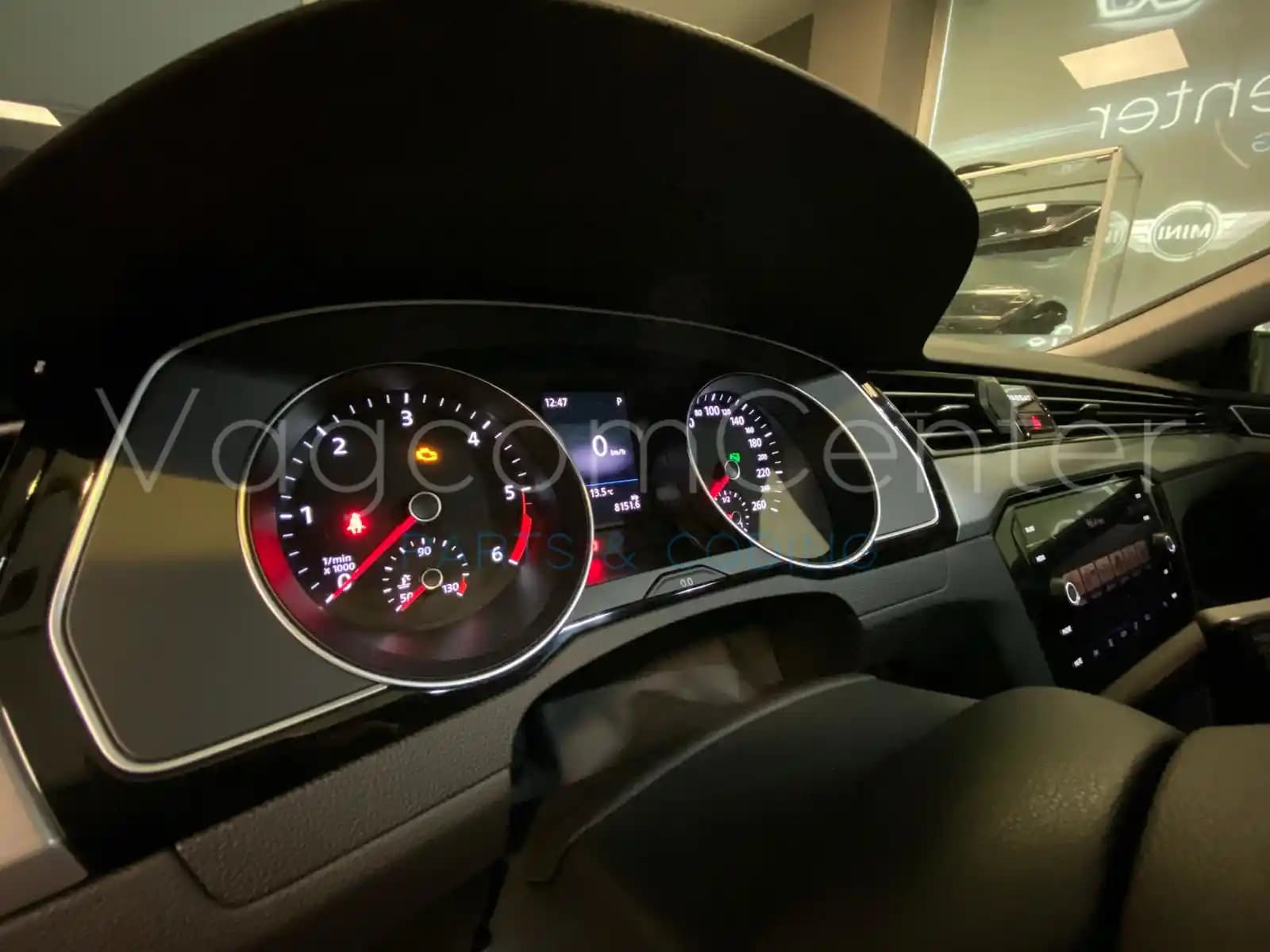 Araba Hayalet Ekran Teknolojisi: Akıllı Araçlarda Geleceğin Görsel Deneyimi