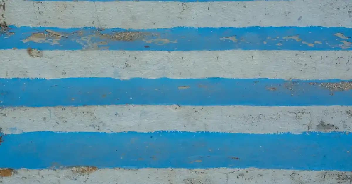 Büyük Ekranlı Tuşlu Telefonlar: Ergonomi, Dayanıklılık ve Modern Teknoloji Uyumu