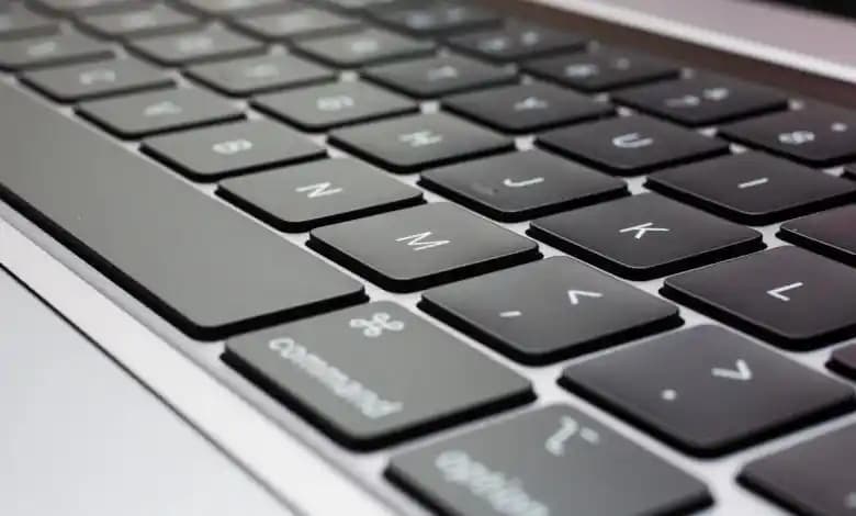 Dijital Cihazlarda Klavye Sesini Kapatma Yöntemleri ve Sessiz Kullanım Rehberi