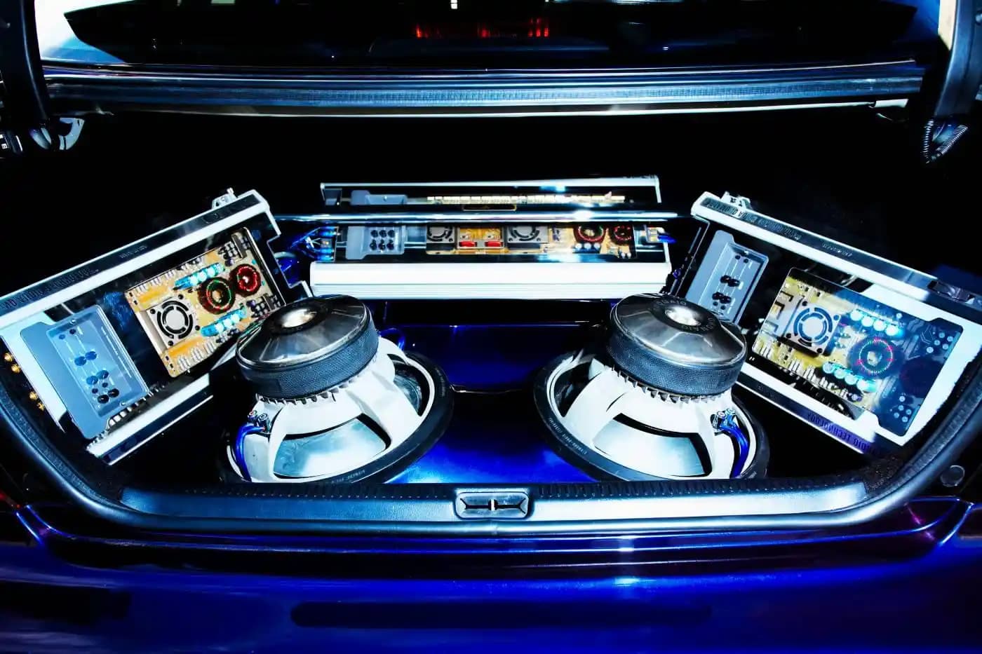 En İyi Araba Ses Sistemi Seçimi: Mükemmel Ses Kalitesi ve Teknoloji Rehberi