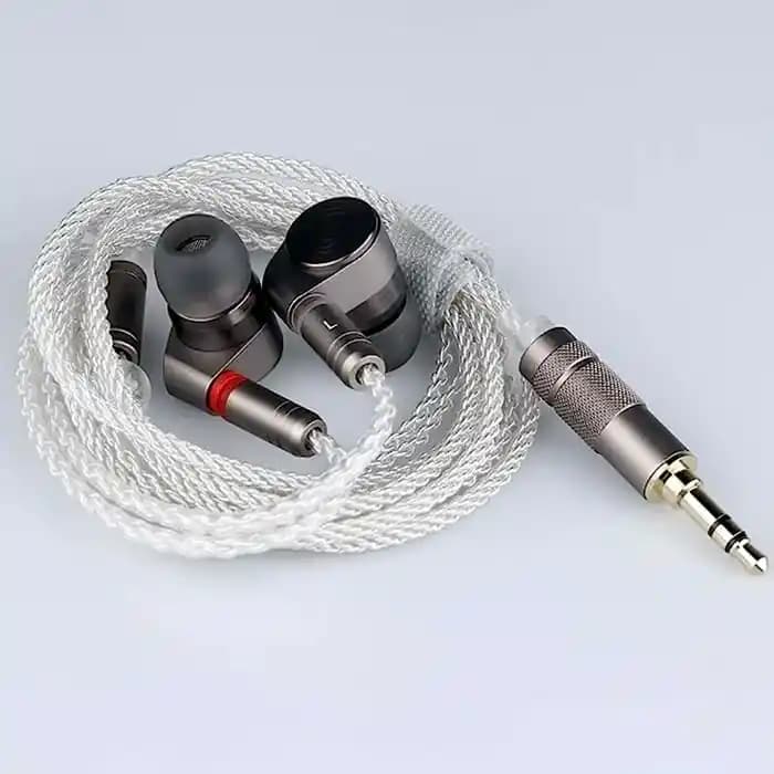 En Kaliteli Kablolu Kulaklıklar: Ses Kalitesi, Konfor ve Dayanıklılık Kriterleri