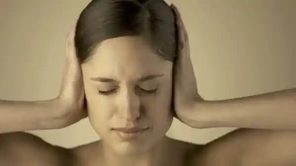 Hiperakuzi ve Akıllı Cihazlarda Ses Algısı: İşitme Sağlığına Etkileri ve Önlemler