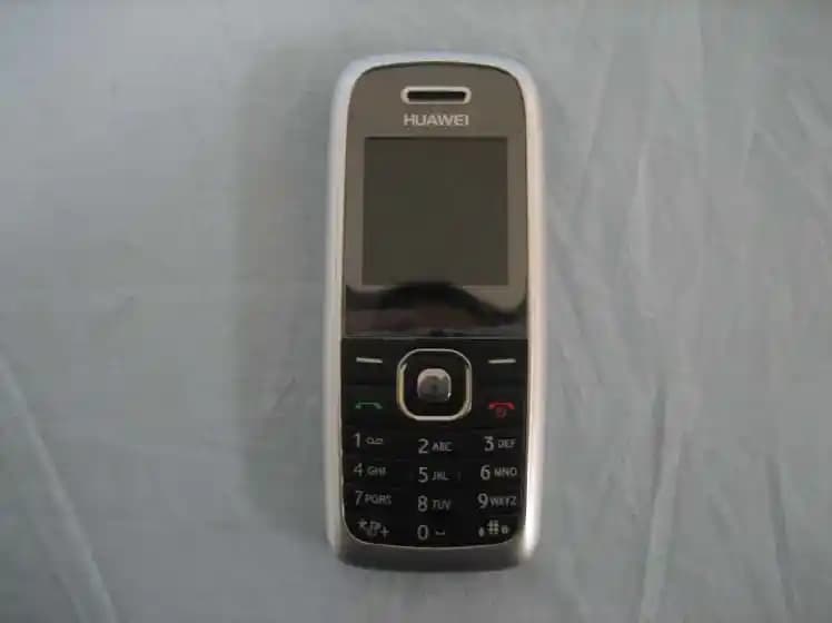 Huawei Eski Telefon Modelleri: Tasarım, Performans ve Kullanıcı Deneyimi İncelemesi