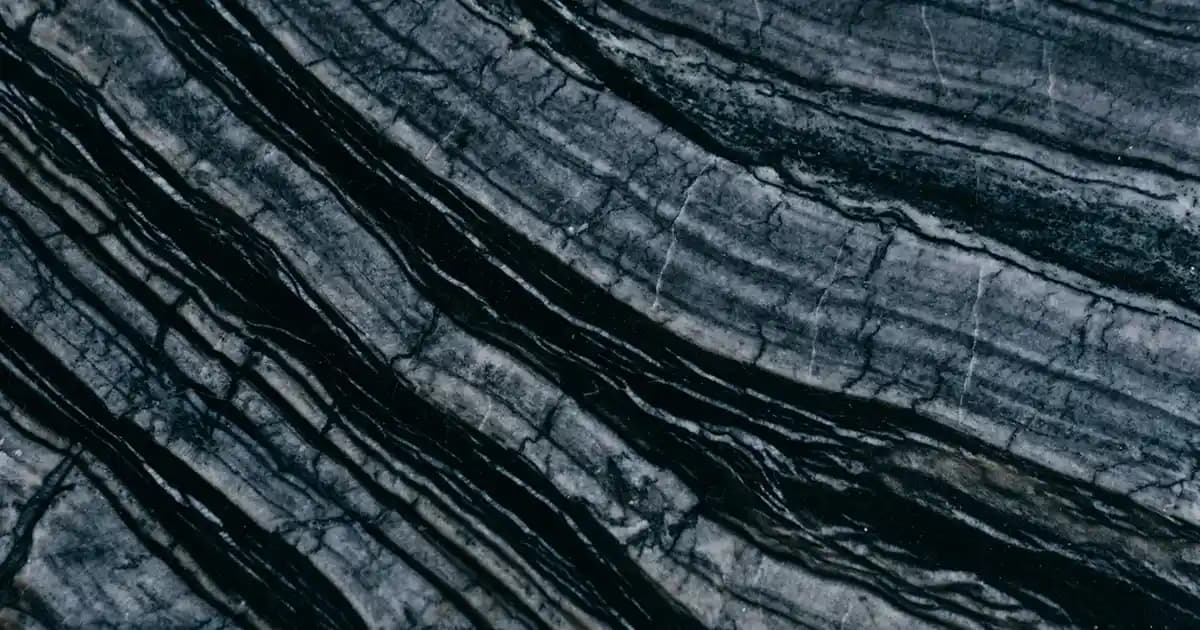 İletişim Alanında Kullanılan Teknolojik Aletler ve Gelecekteki Trendler