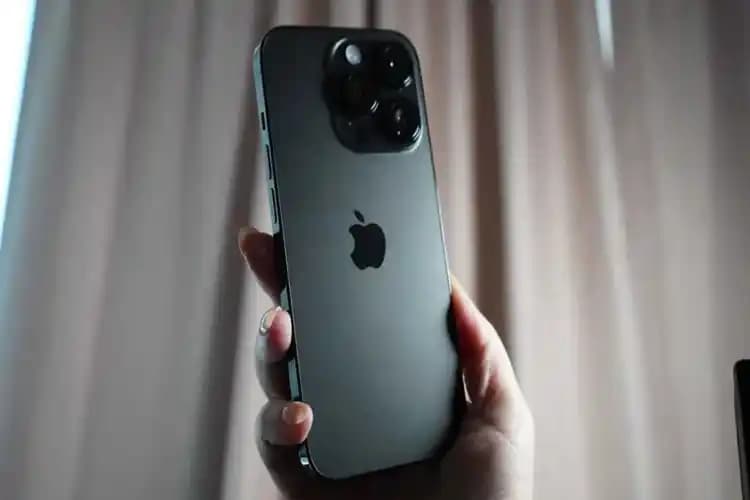 iPhone 15 Pro Max ekran yenileme hızı ayarlama ve ProMotion teknolojisi rehberi