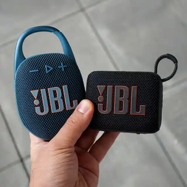 JBL Clip 5 ve Anker Select 4 Go: Taşınabilir Bluetooth Hoparlörlerin Performans Karşılaştırması