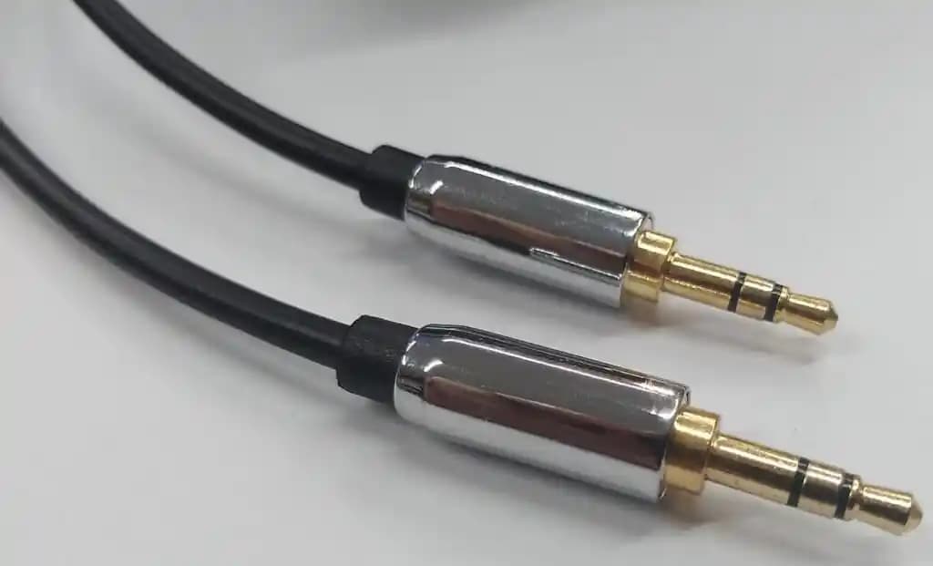 Kaliteli AUX Kablosu Seçimi ve Önerileri ile Ses Deneyiminizi Geliştirin