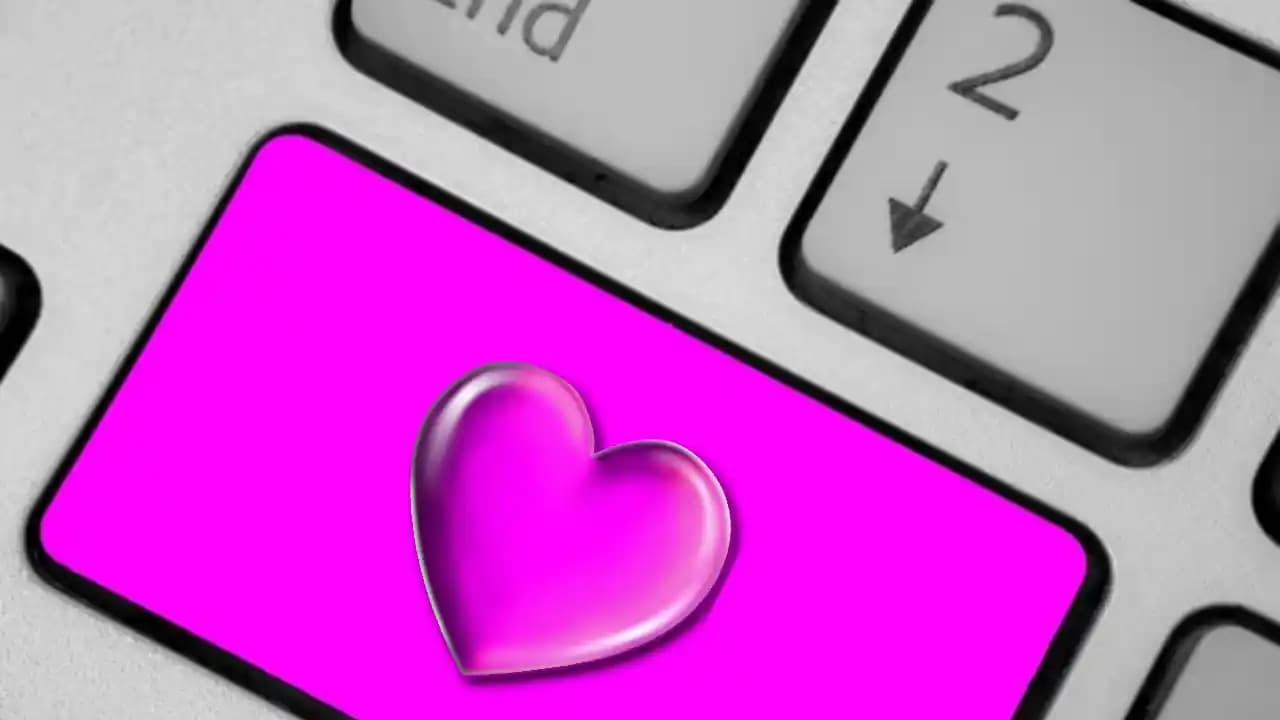 Kalp Klavye Teknolojisi: Ergonomik ve Yenilikçi Klavye Tasarımlarıyla Kullanıcı Deneyimi