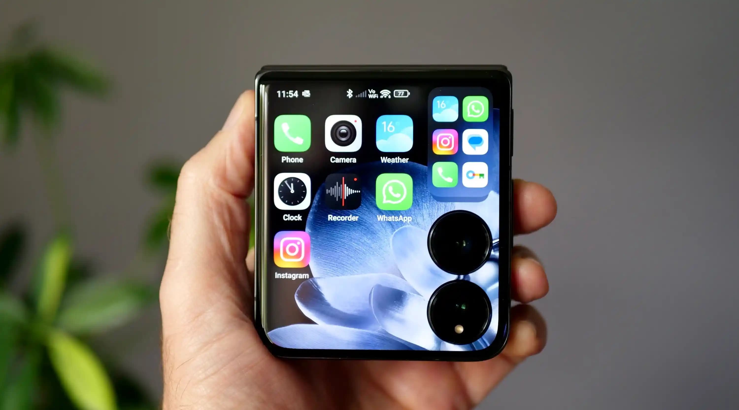 Katlanabilir Telefonlar: Esnek Ekranlı Mobil Teknolojinin Geleceği ve Avantajları