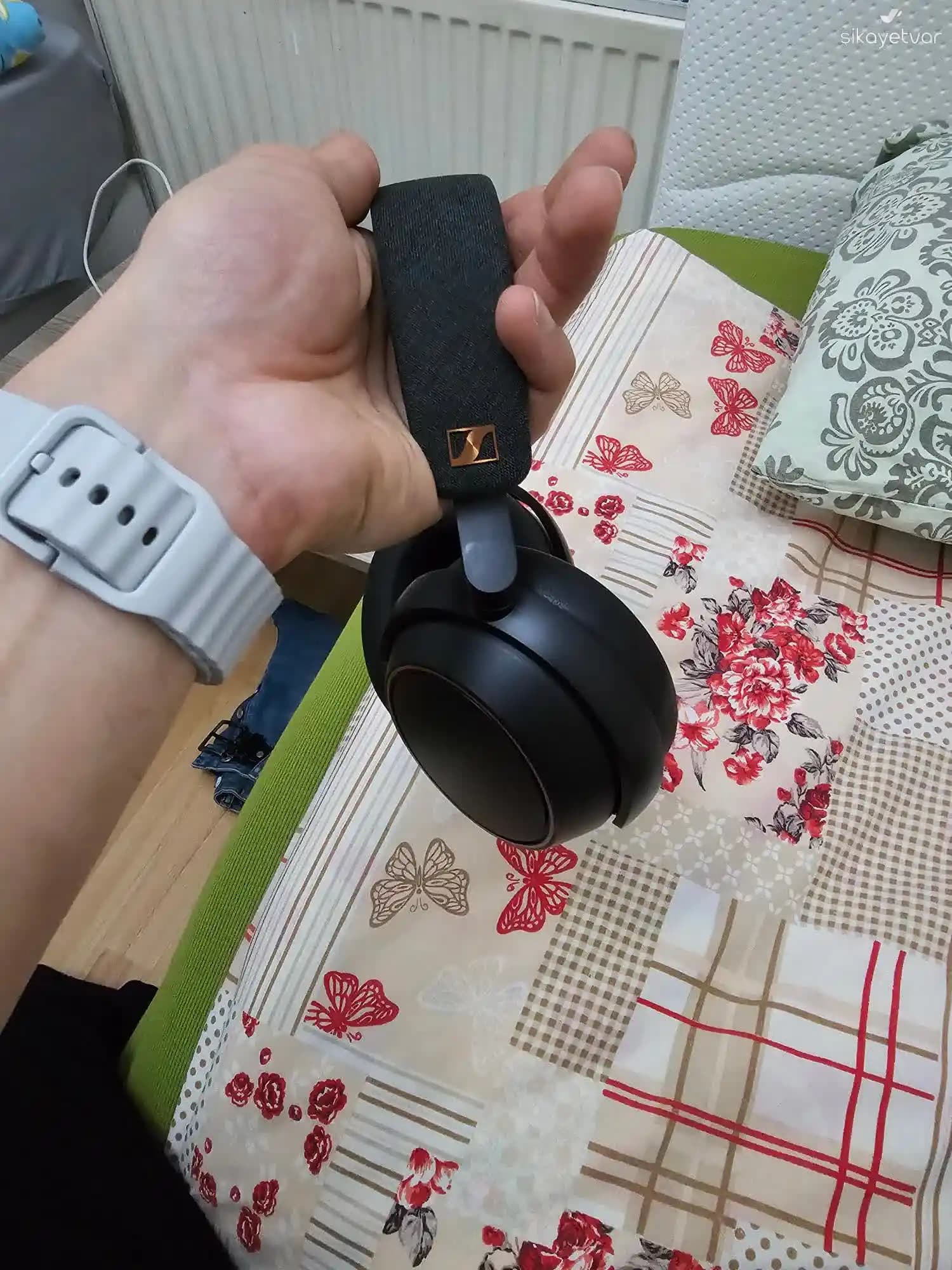 Kulaklık Cızırtı Sorunu ve Çözümleri: Donanım, Yazılım ve Bağlantı Nedenleri