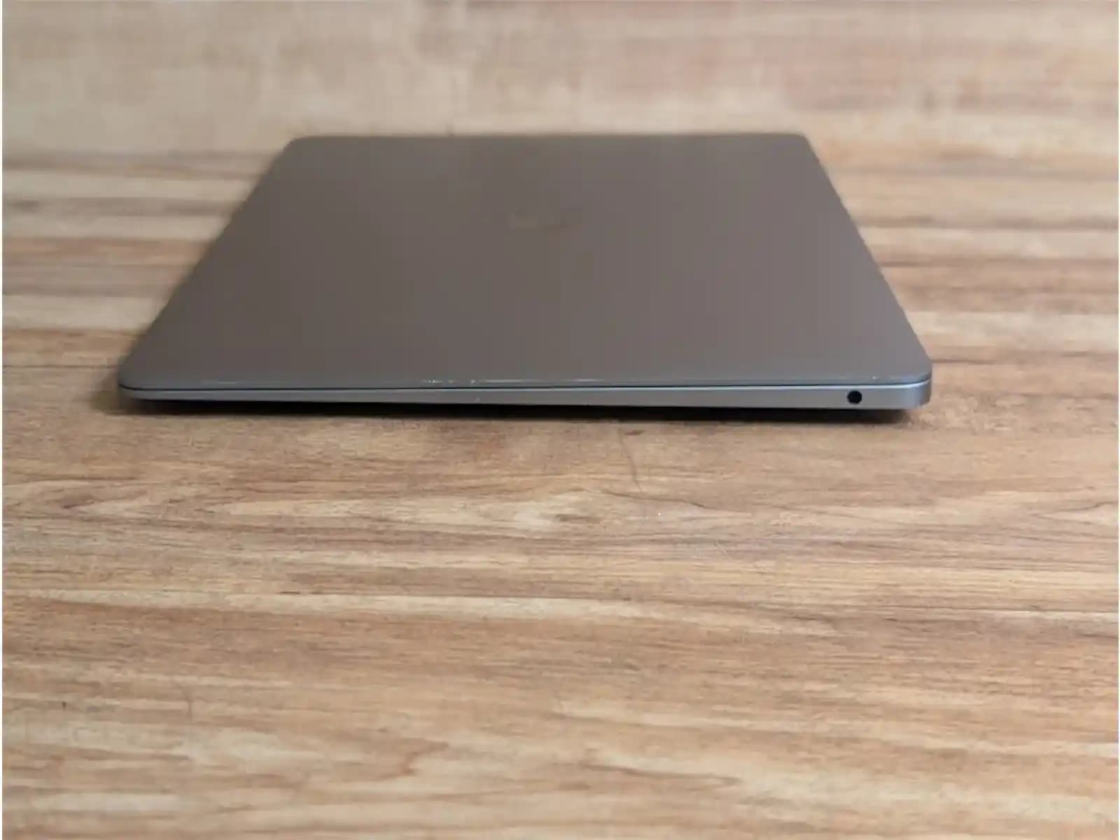 MacBook Air M1: Yenilikçi Tasarım ve Üstün Performansla Taşınabilirlikte Yeni Dönem