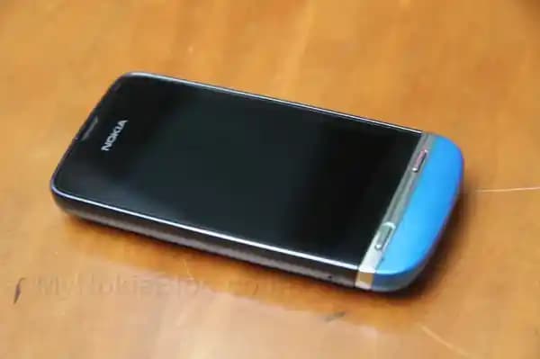 Nokia 312: Dayanıklılık ve İşlevselliği Bir Araya Getiren Temel Cep Telefonu