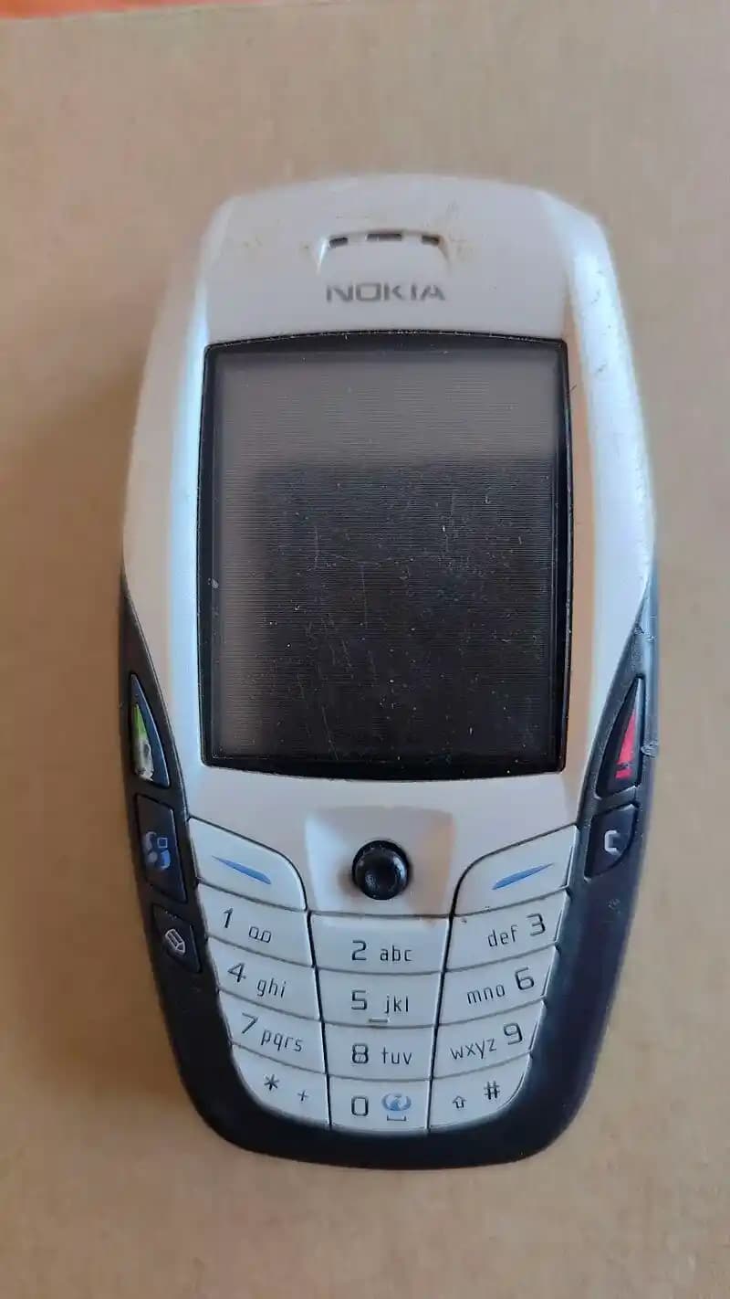 Nokia 6600'nın 2003 Çıkış Tarihi ve Teknolojik Özellikleri ile Mobil İletişimdeki Yeri