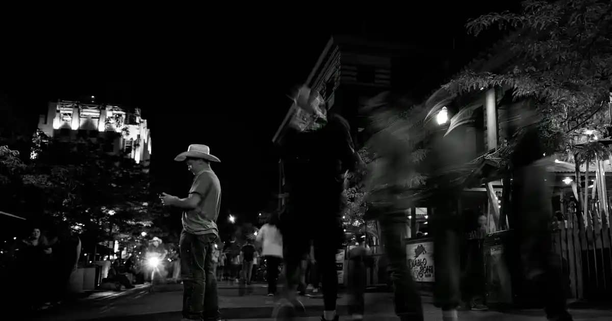 Samsung 7000 mAh Batarya: Uzun Ömürlü ve Güçlü Taşınabilir Cihaz Enerjisi