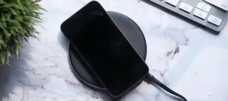 Samsung Galaxy A54 Kablosuz Şarj Özelliği ve Şarj Teknolojileri Üzerine Detaylı İnceleme