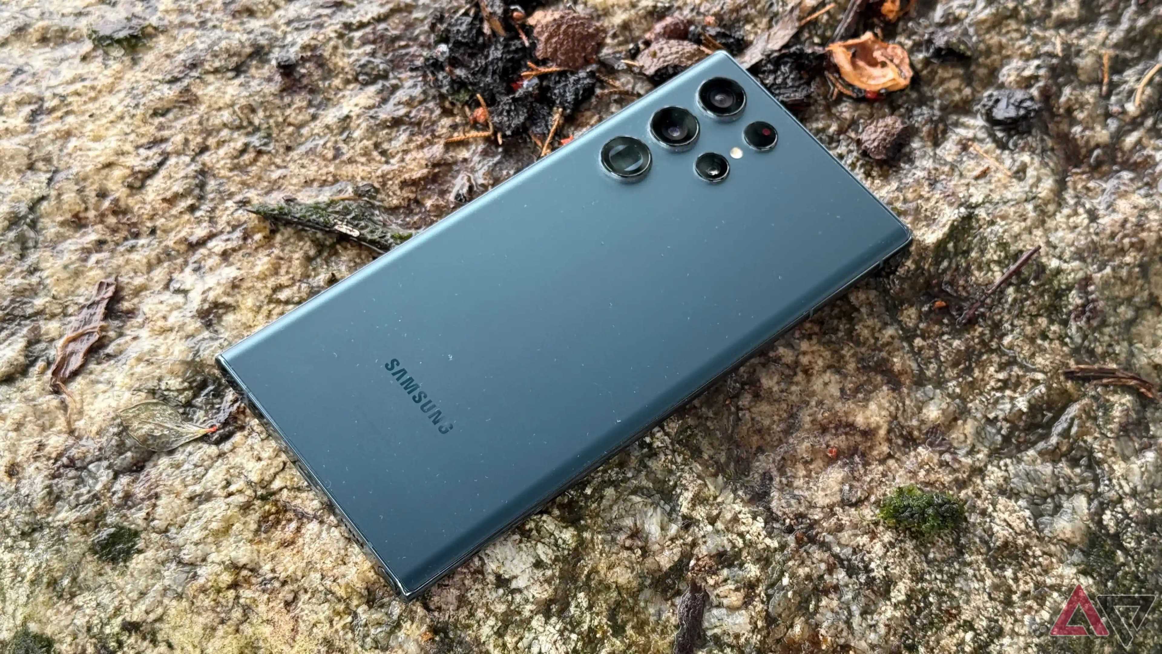 Samsung S22 Ultra 6.8 İnç Ekran Boyutu ve Gelişmiş Dynamic AMOLED 2X Teknolojisi