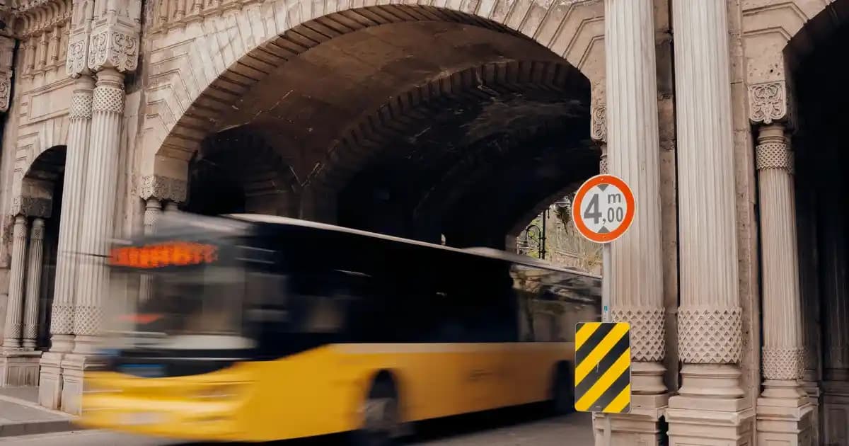 Xiaomi Note 12 Pro İncelemesi: Orta Segmentte Güçlü Performans ve Şık Tasarım