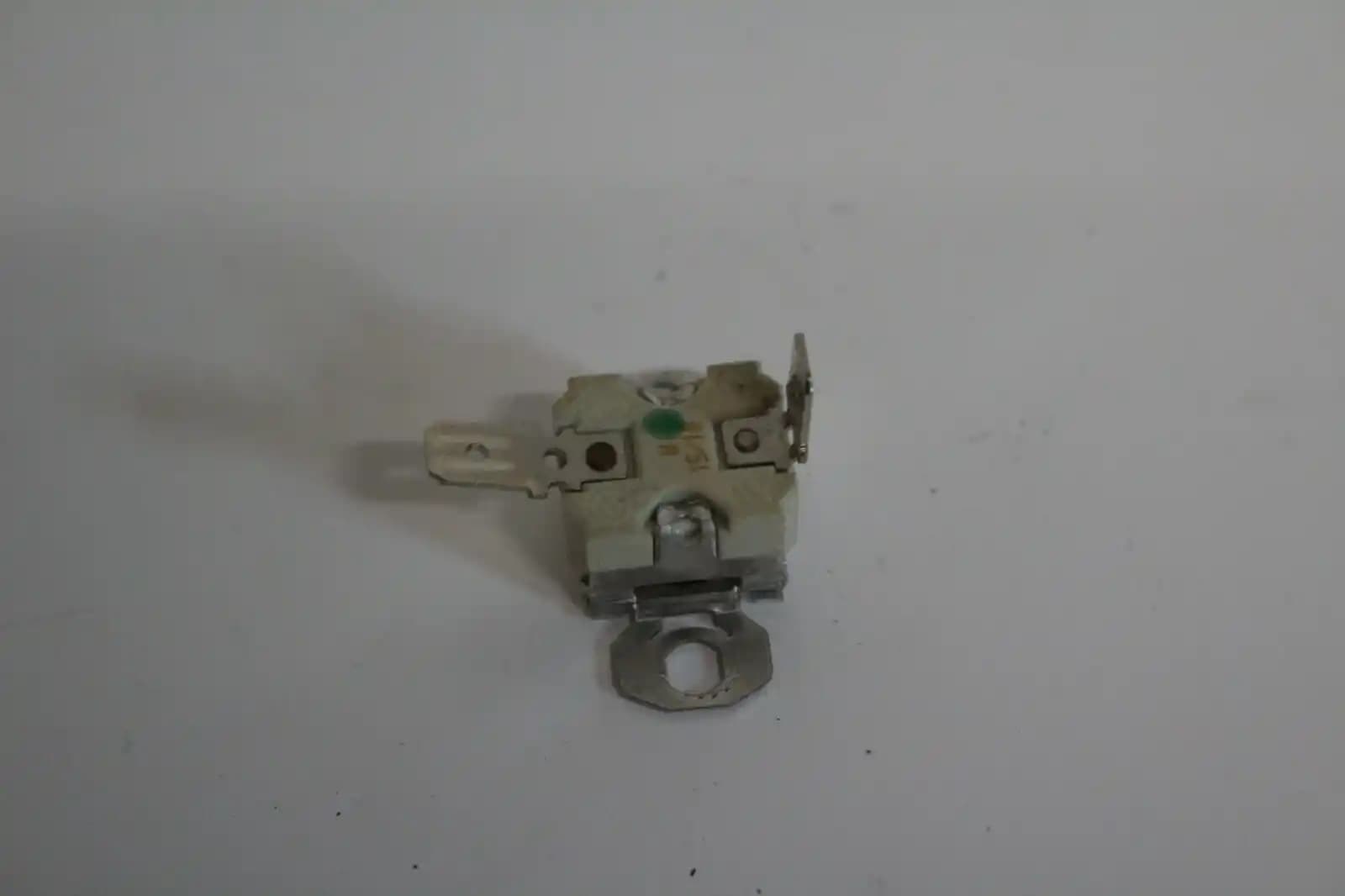 Lenovo ThinkPad Z430 E063FF: İş ve Günlük Kullanım İçin Dayanıklı ve Performanslı Dizüstü