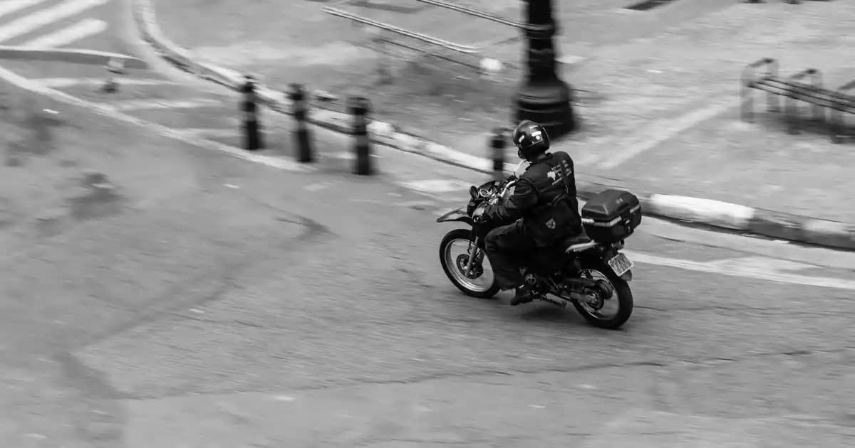 Uçağa Vozol Alınır Mı? Elektronik Cihazlar ve Uçak Güvenlik Kuralları Rehberi