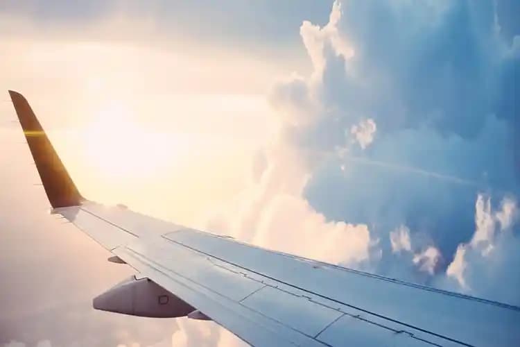 Uçakta Tablet Kullanımı: Seyahatlerde Tablet Taşımak ve Güvenlik Kuralları