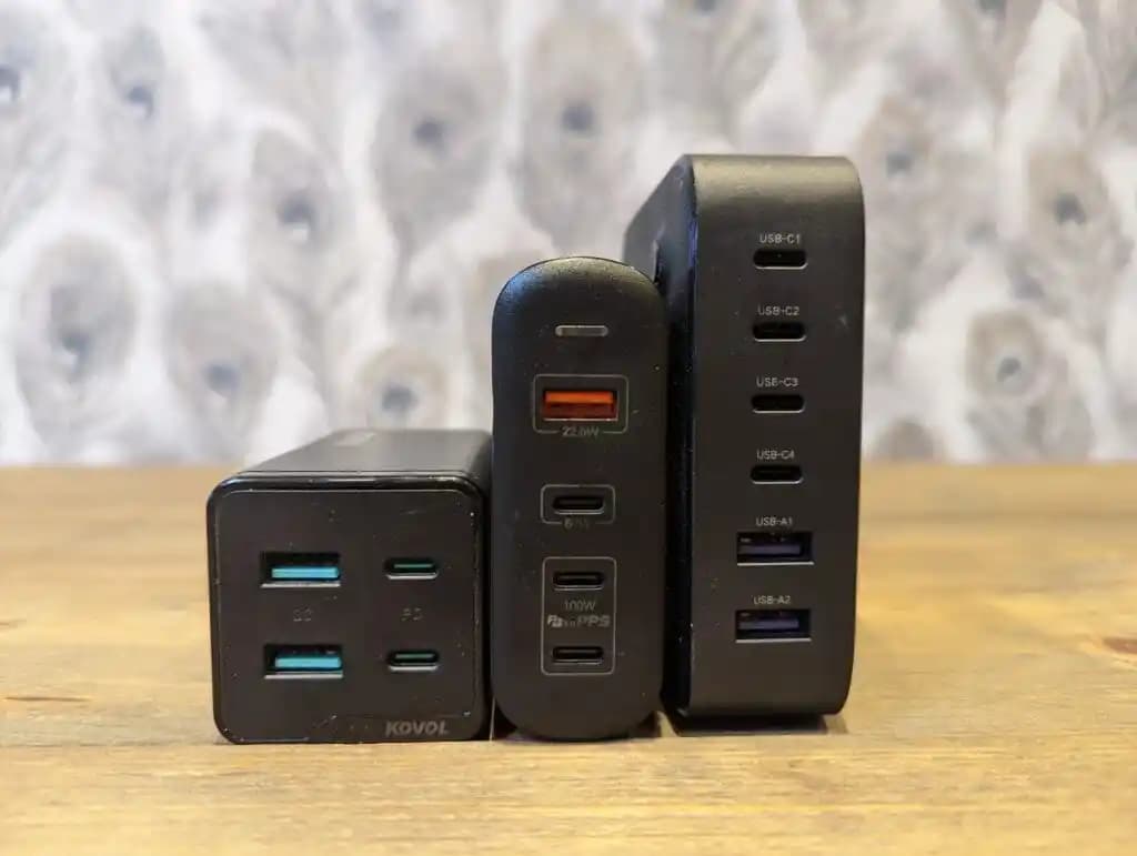 Ugreen ve Spigen: Akıllı Telefon Aksesuarlarında Performans ve Kalite Karşılaştırması