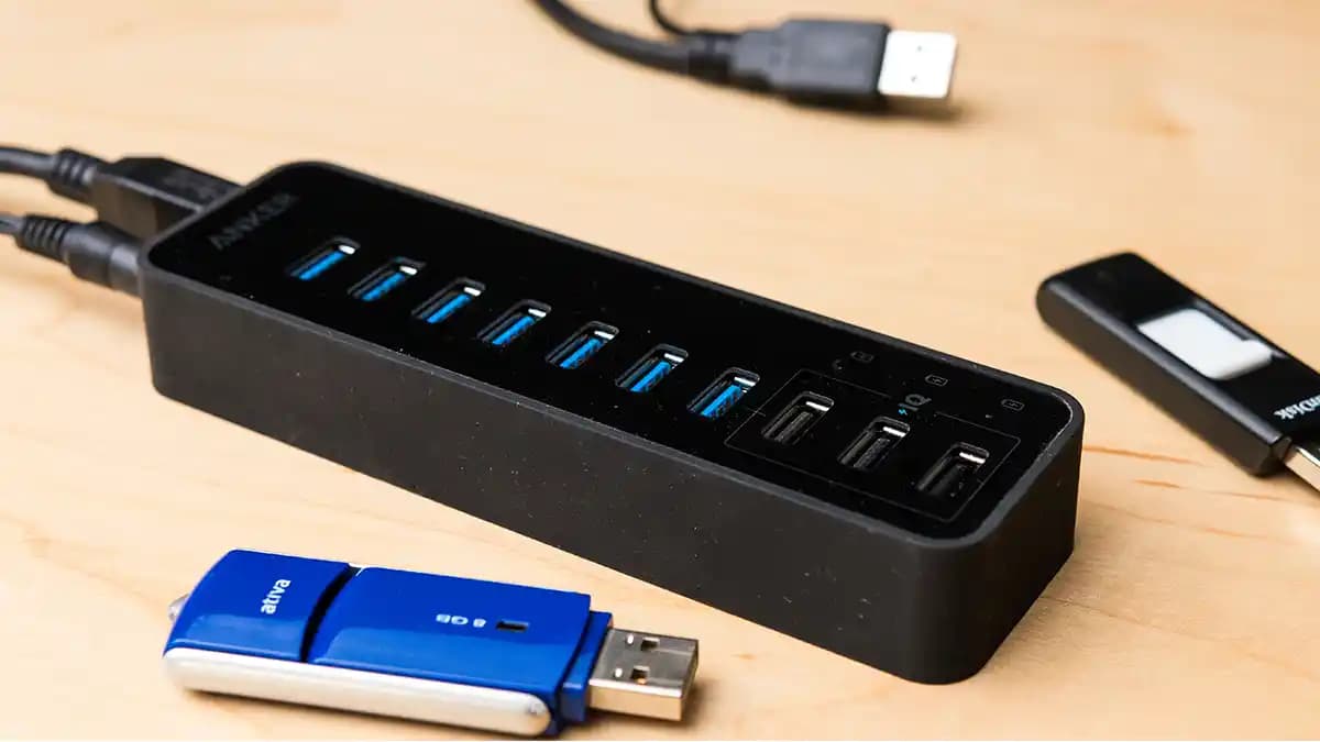 USB Hub Nedir? İşlevleri, Türleri ve Doğru Seçim İçin Kapsamlı Rehber