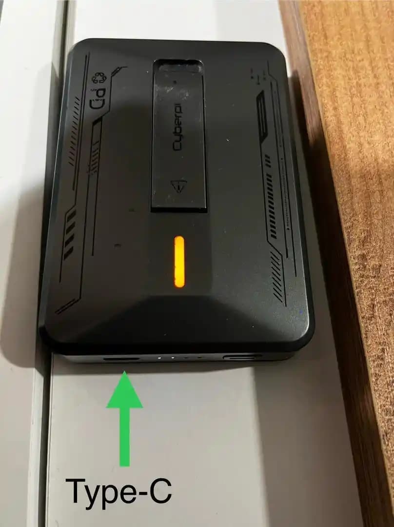 Yapışkan Powerbank: Taşınabilir Enerji Çözümlerinde Yenilikçi ve Pratik Tasarım