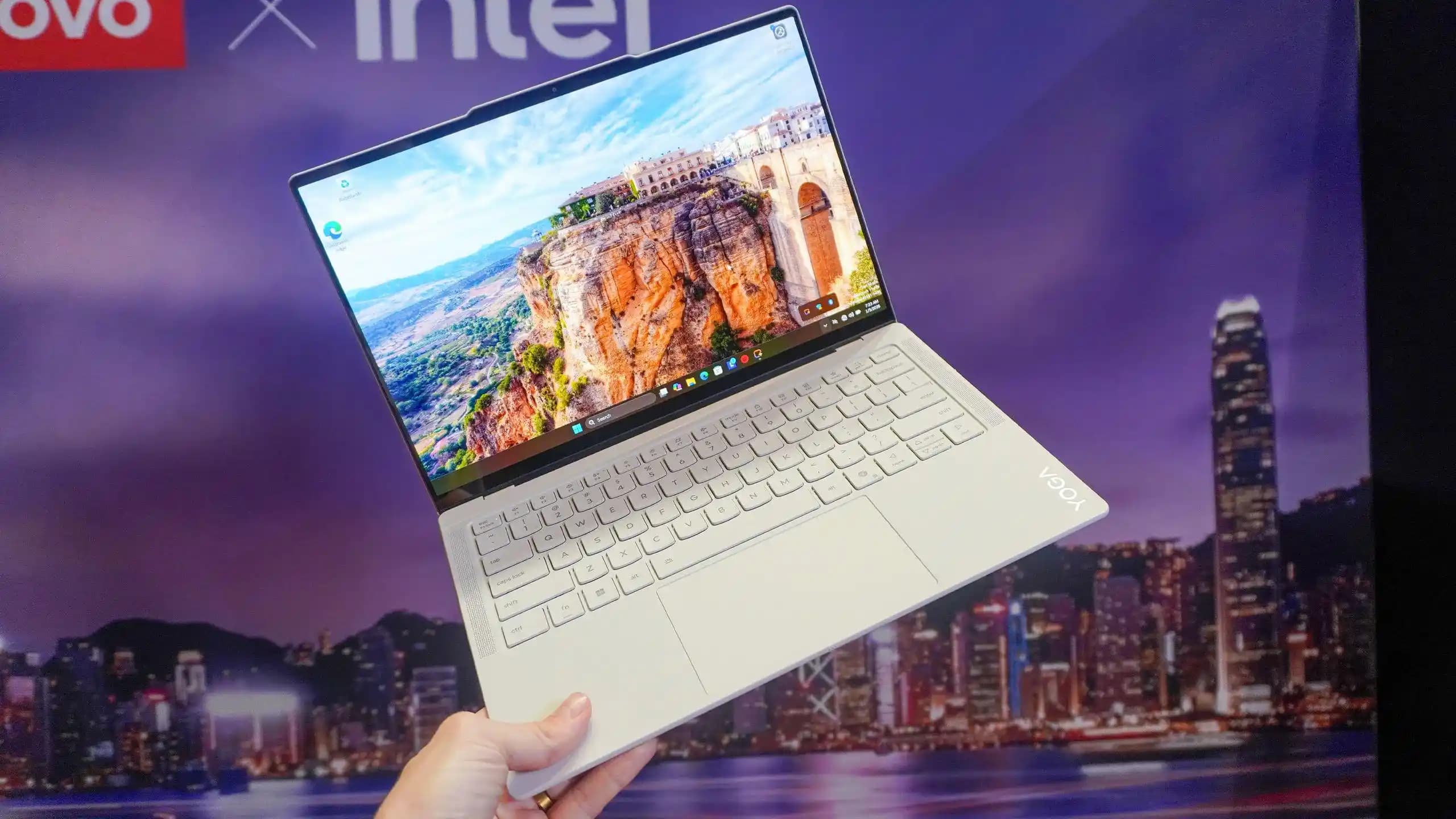 Intel Stokları ve RAM Krizinin Geleceği: Dizüstü Bilgisayar Üreticilerinin Stok Durumu ve Piyasa Dinamikleri