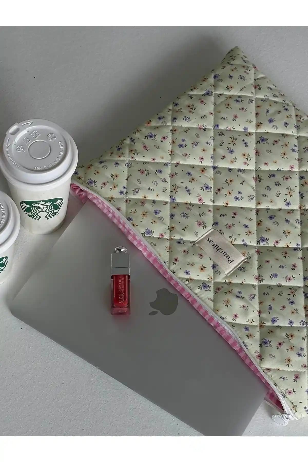 Punchiess Çıtır Çiçekli Laptop ve Tablet Kılıfı Şık ve Dayanıklı Koruma Ürünü