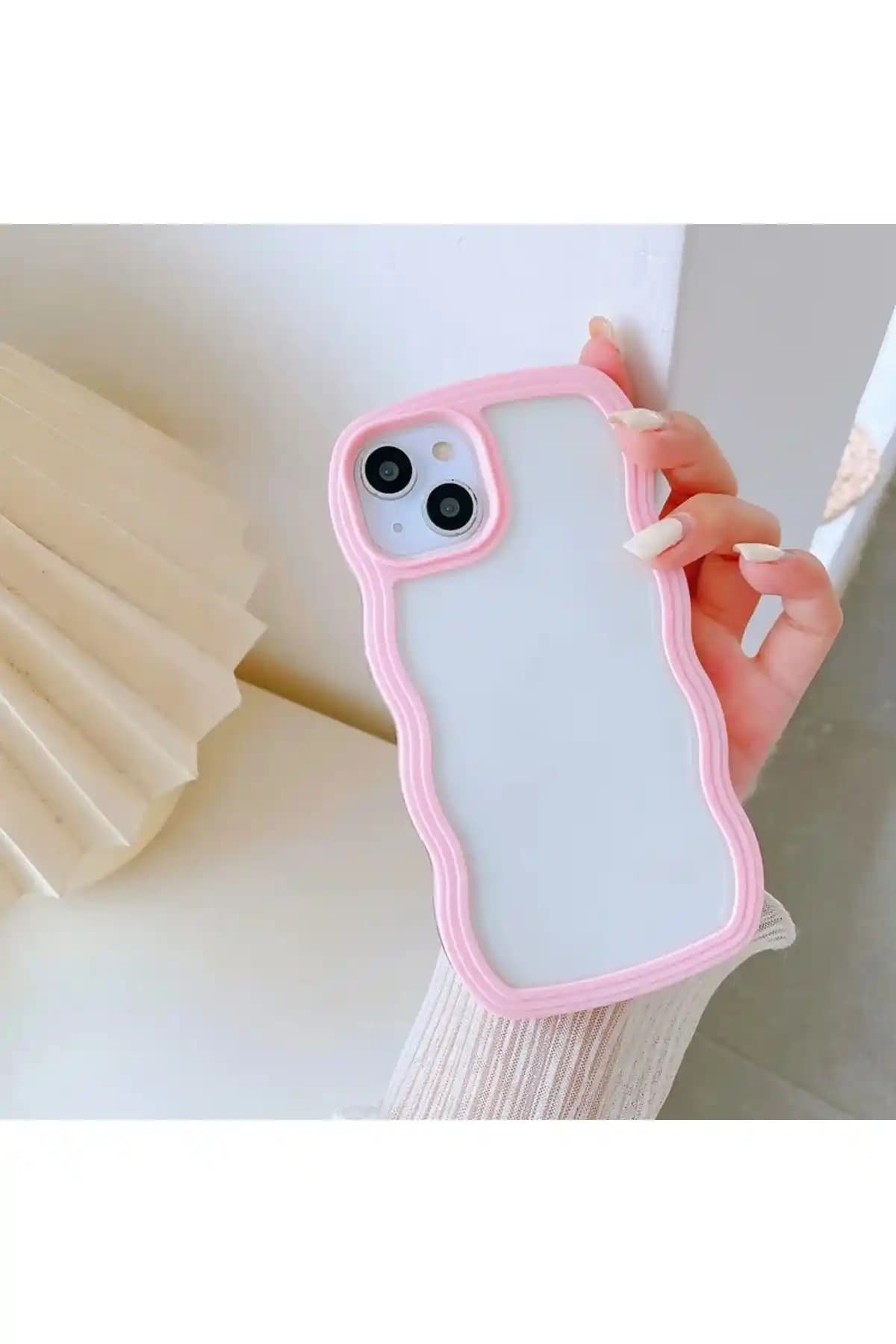 Apple iPhone 13 ve 14 Uyumlu Renkli Dalgalı Silikon Kılıf Modern ve Koruyucu Tasarım