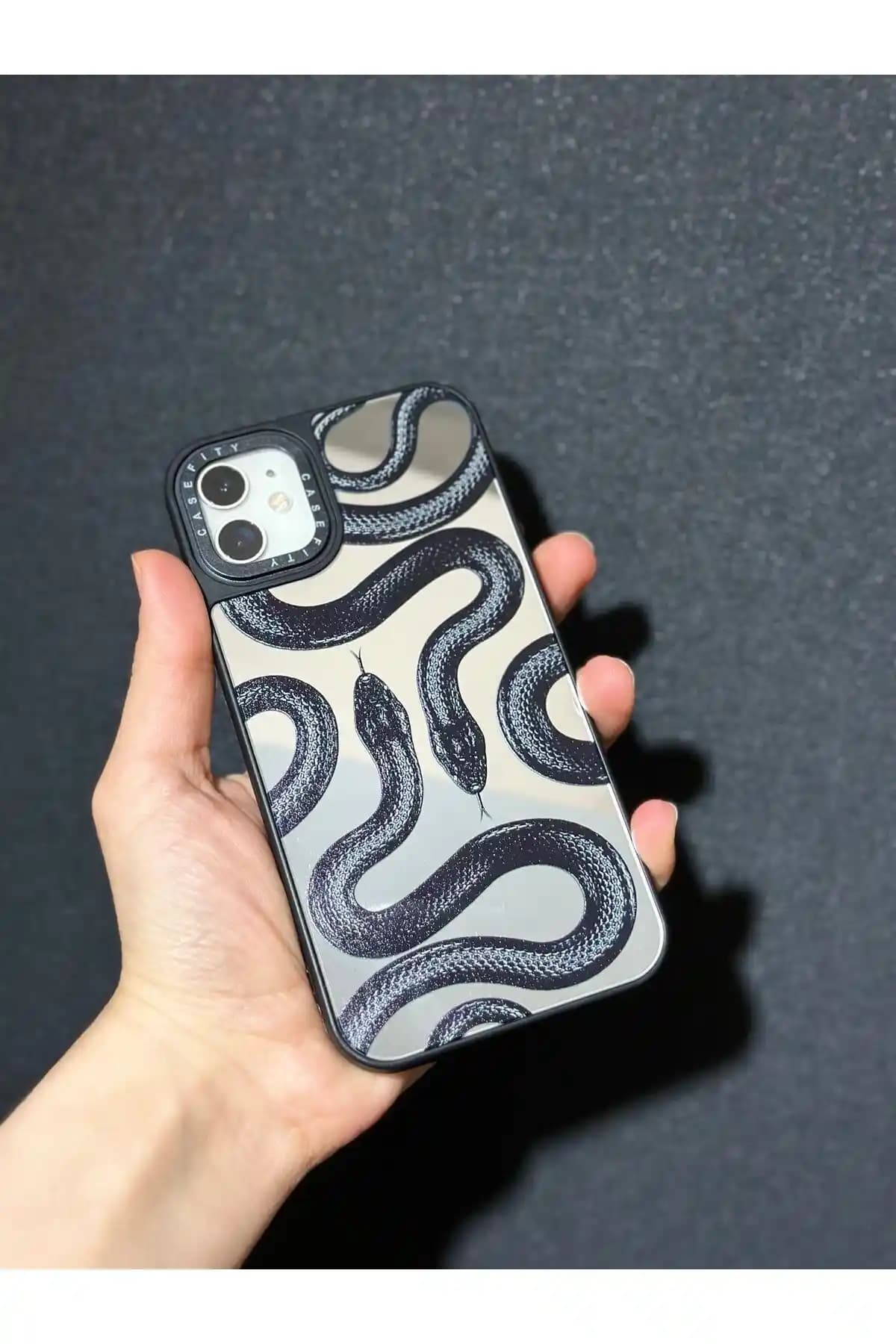 BotCase iPhone 11 Uyumlu Aynalı Kılıf: Şıklık ve Koruma Sunan Tasarım ve Dayanıklılık