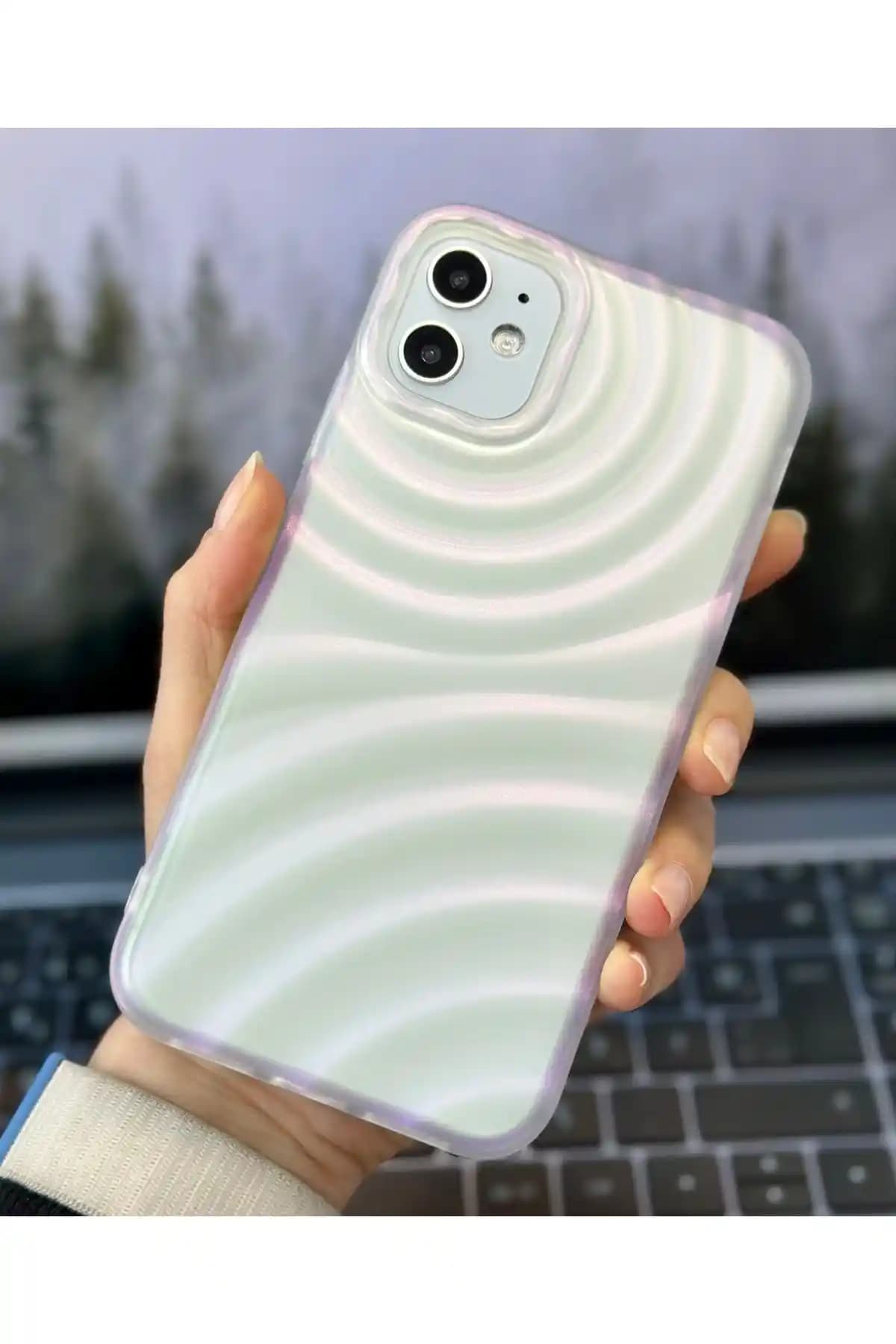 Go Aksesuar iPhone 11 Uyumlu 3D Aurora Mor Yansımalı Mat Silikon Kılıfı