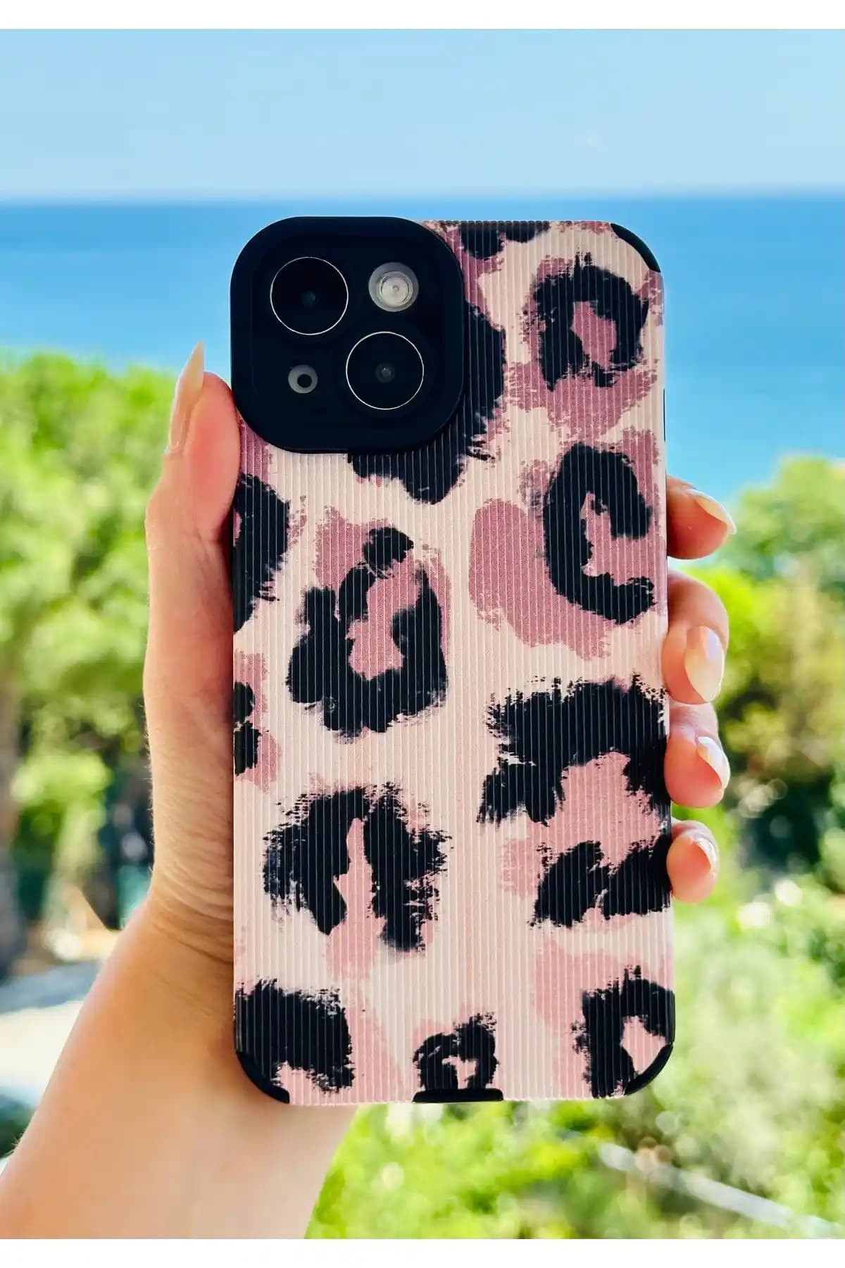 Go Aksesuar iPhone 13-14 Uyumlu Silikon Kılıf Renkli ve Dayanıklı Koruma Çözümü