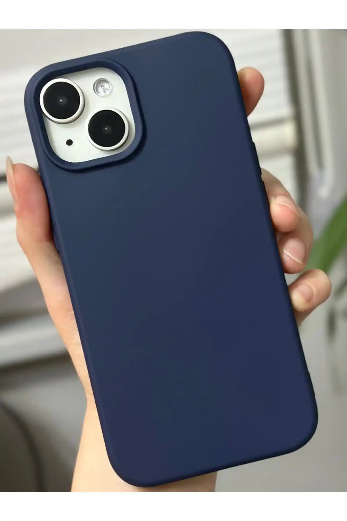 Go Aksesuar Kadife Silikon Kılıf iPhone 13, 14 ve 15 Modelleri İçin Şık ve Koruyucu Tasarım