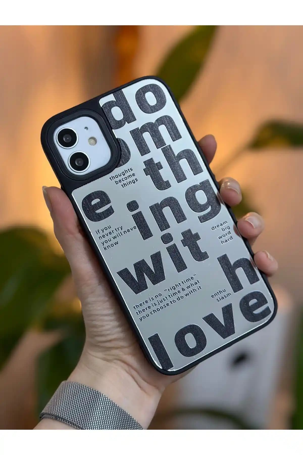 iPhone 11 için Aynalı Silikon Kılıf: Şık ve Dayanıklı Kamera Koruma Çözümü