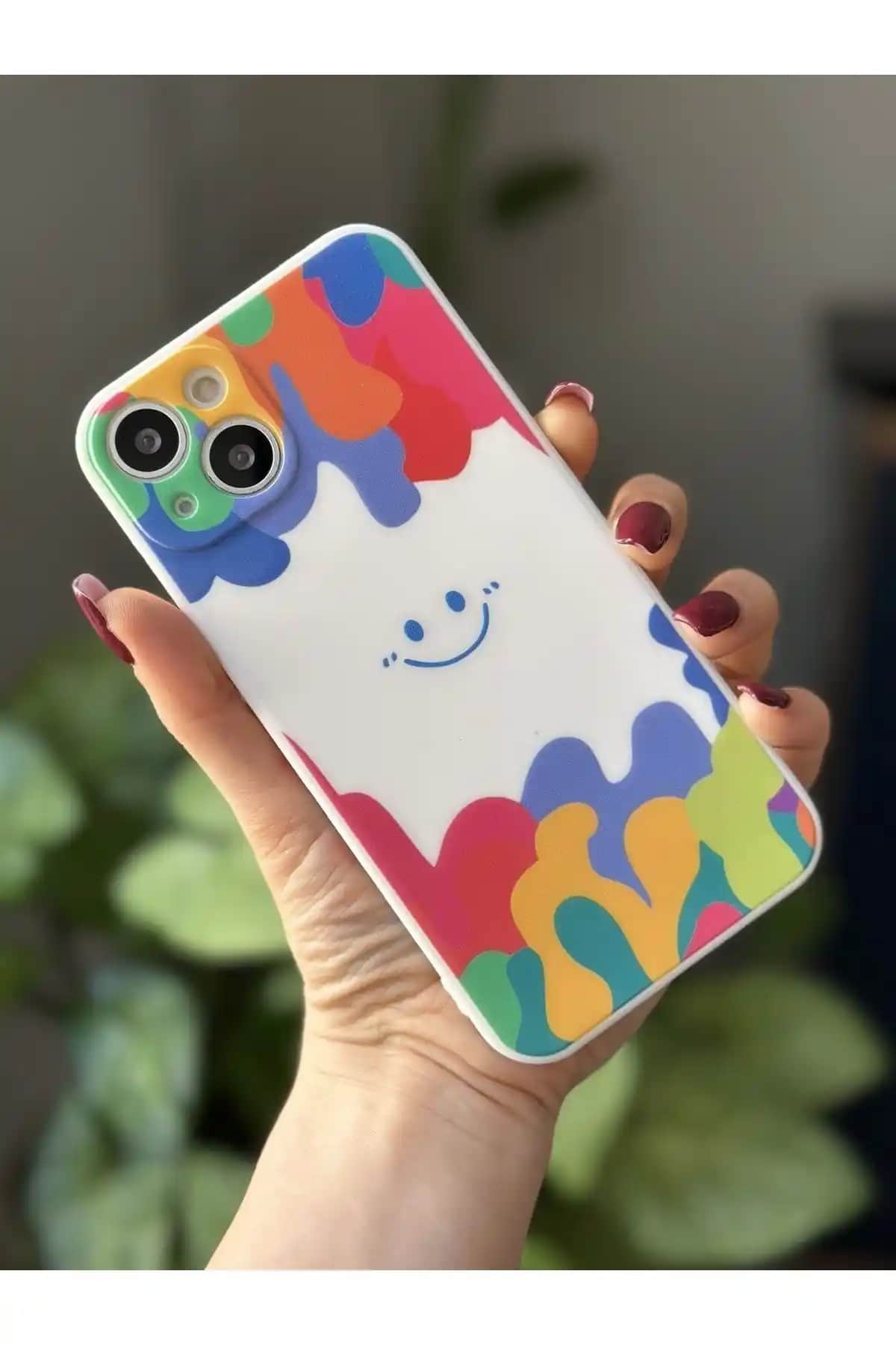 iPhone 13 için şık ve dayanıklı silikon kılıfı, canlı renkler ve modern tasarım