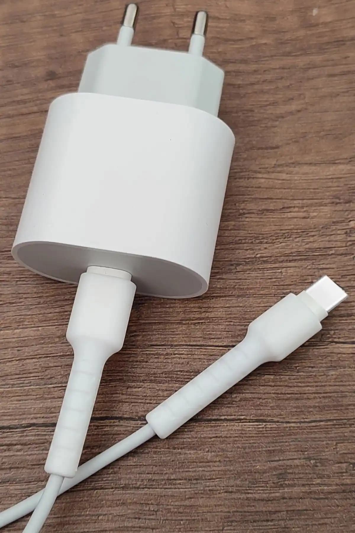 iPhone 16 Pro Max ve Diğer Modeller İçin Dayanıklı ve Estetik 3GEN Kılıfı