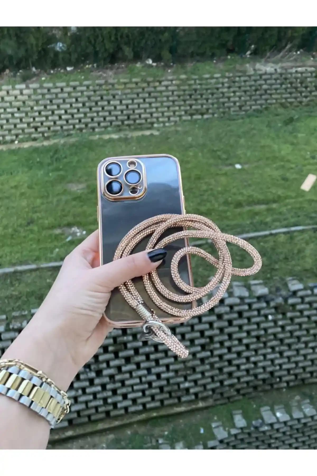 KARANER Taşlı Bronz Telefon Boyun Askısı: Şık ve Fonksiyonel Tasarım Özellikleri