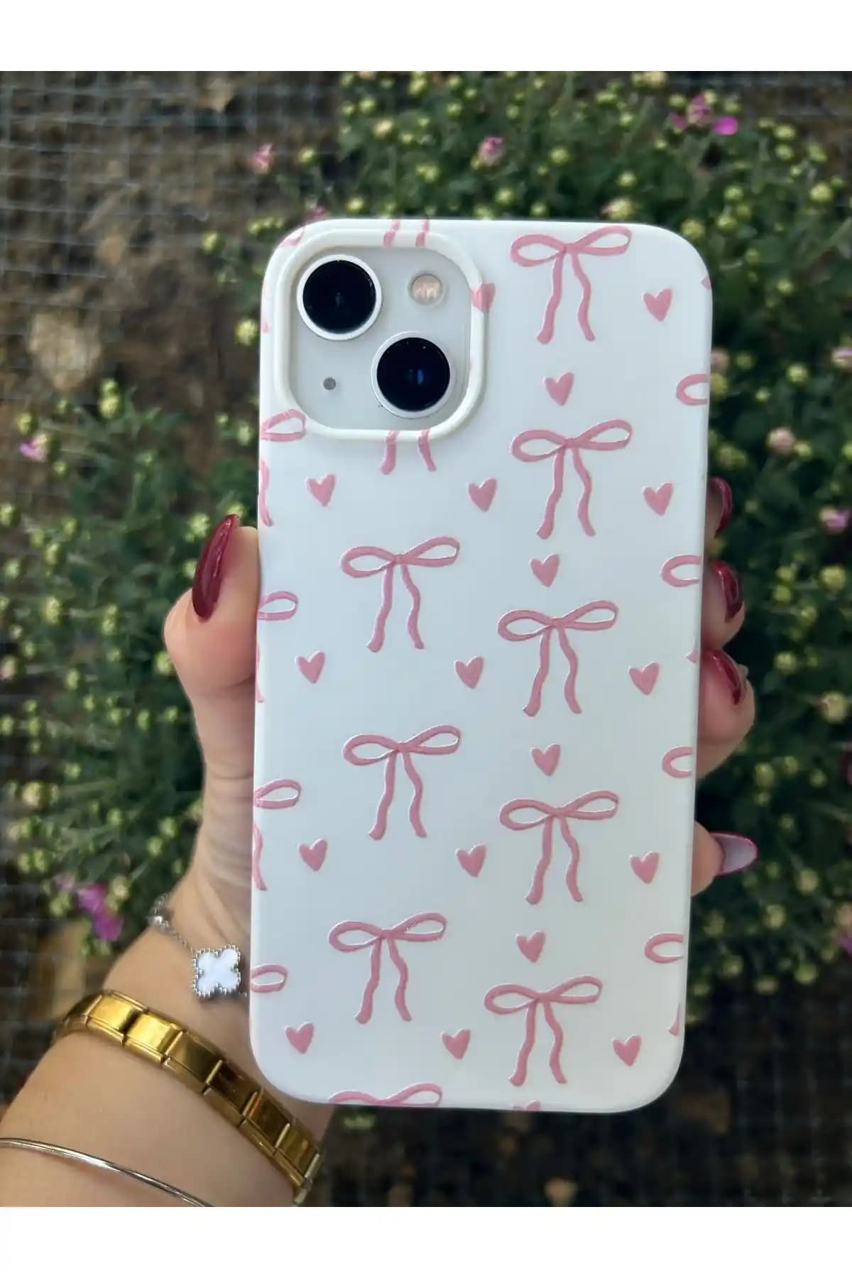 OVADA Kadife Silikon Kılıf iPhone 13/14/15 Uyumlu Kalp ve Kurdele Deseni ile Güvenli ve Şık Koruma