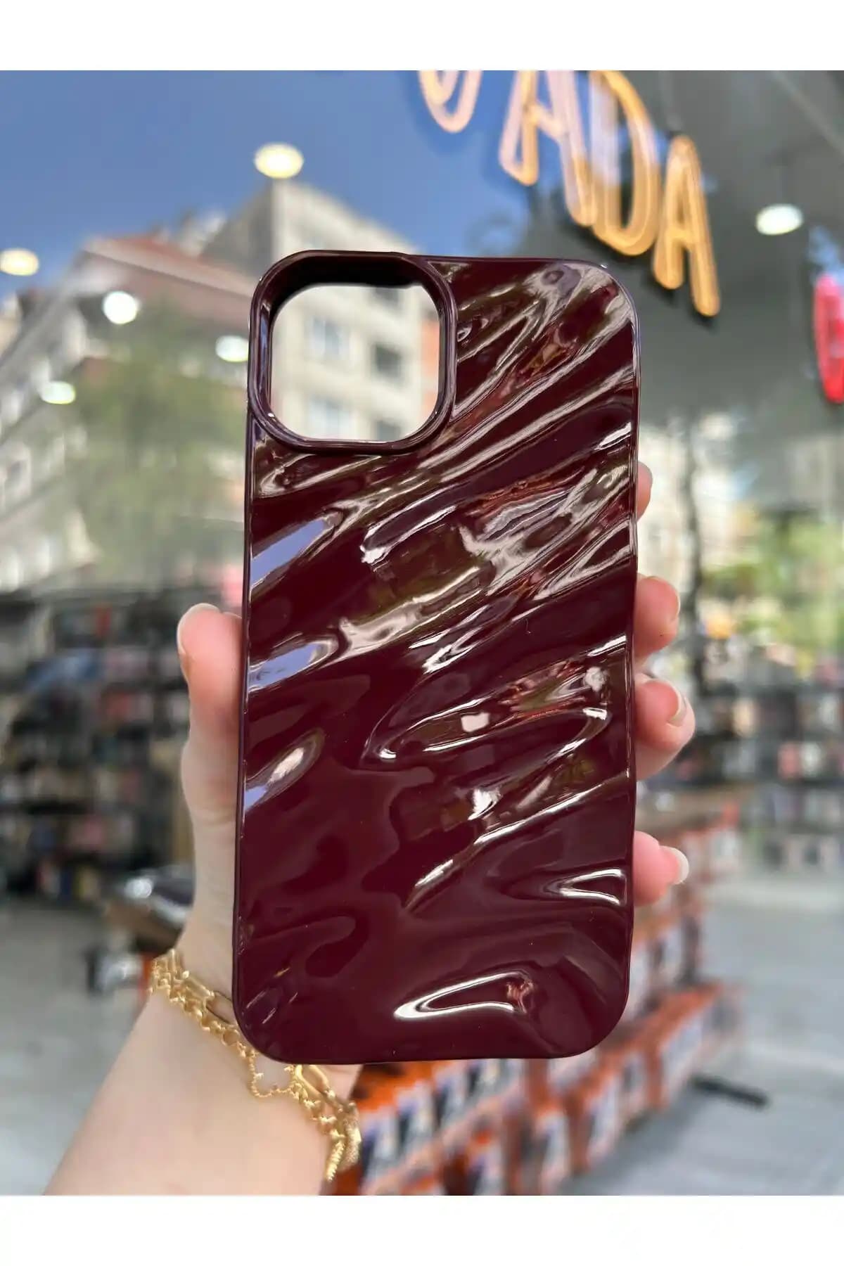 OVADA Kamera Korumalı Dalga Desenli iPhone 13/14/15 Uyumlu Şık Kılıf