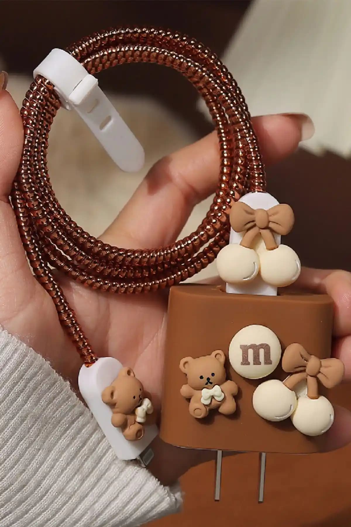 WANNA PROTECT Dayanıklı Figürlü iPhone Şarj Başlığı ve Kablo Koruma Seti